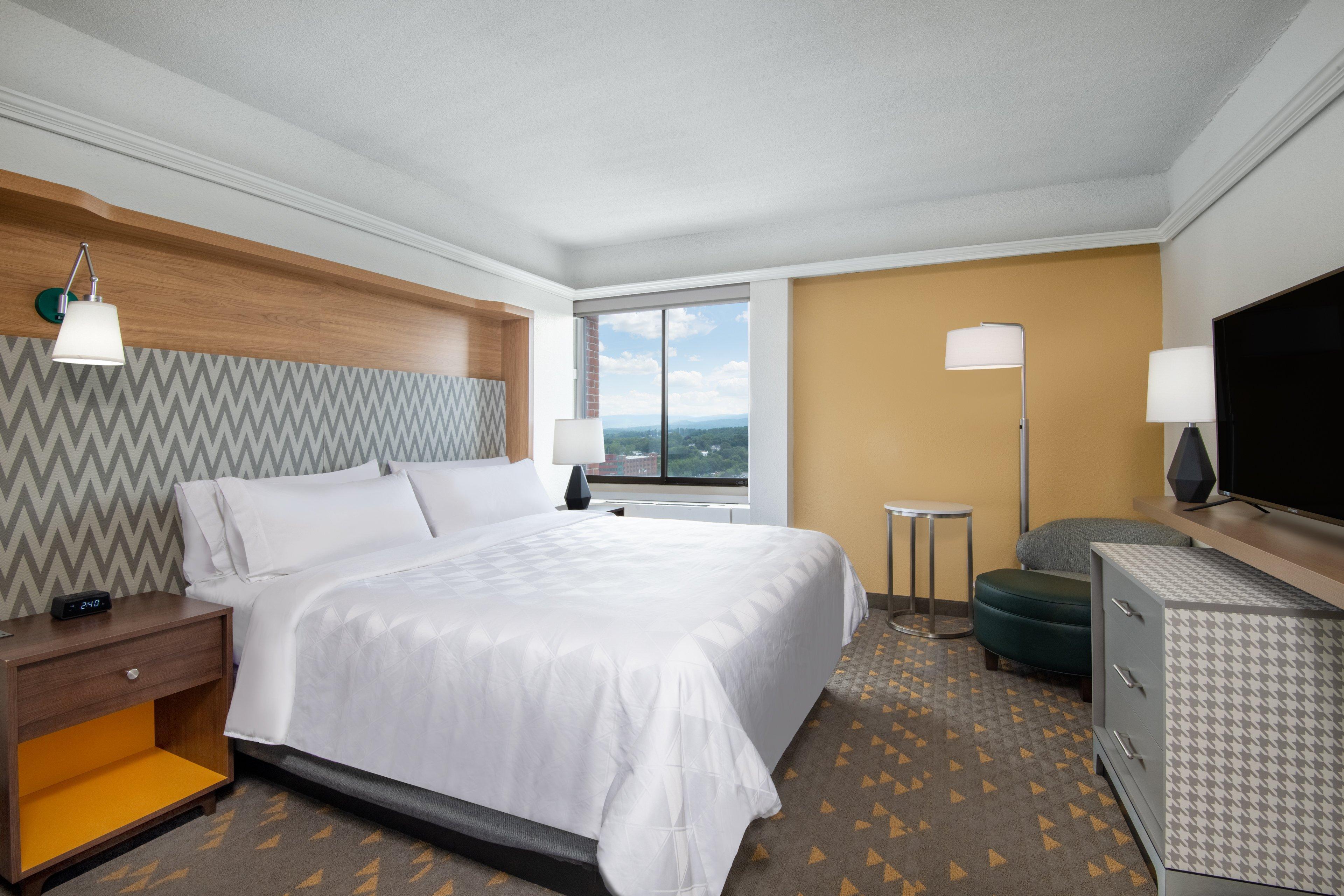 Holiday Inn & Suites Pittsfield-Berkshires By Ihg Exterior photo