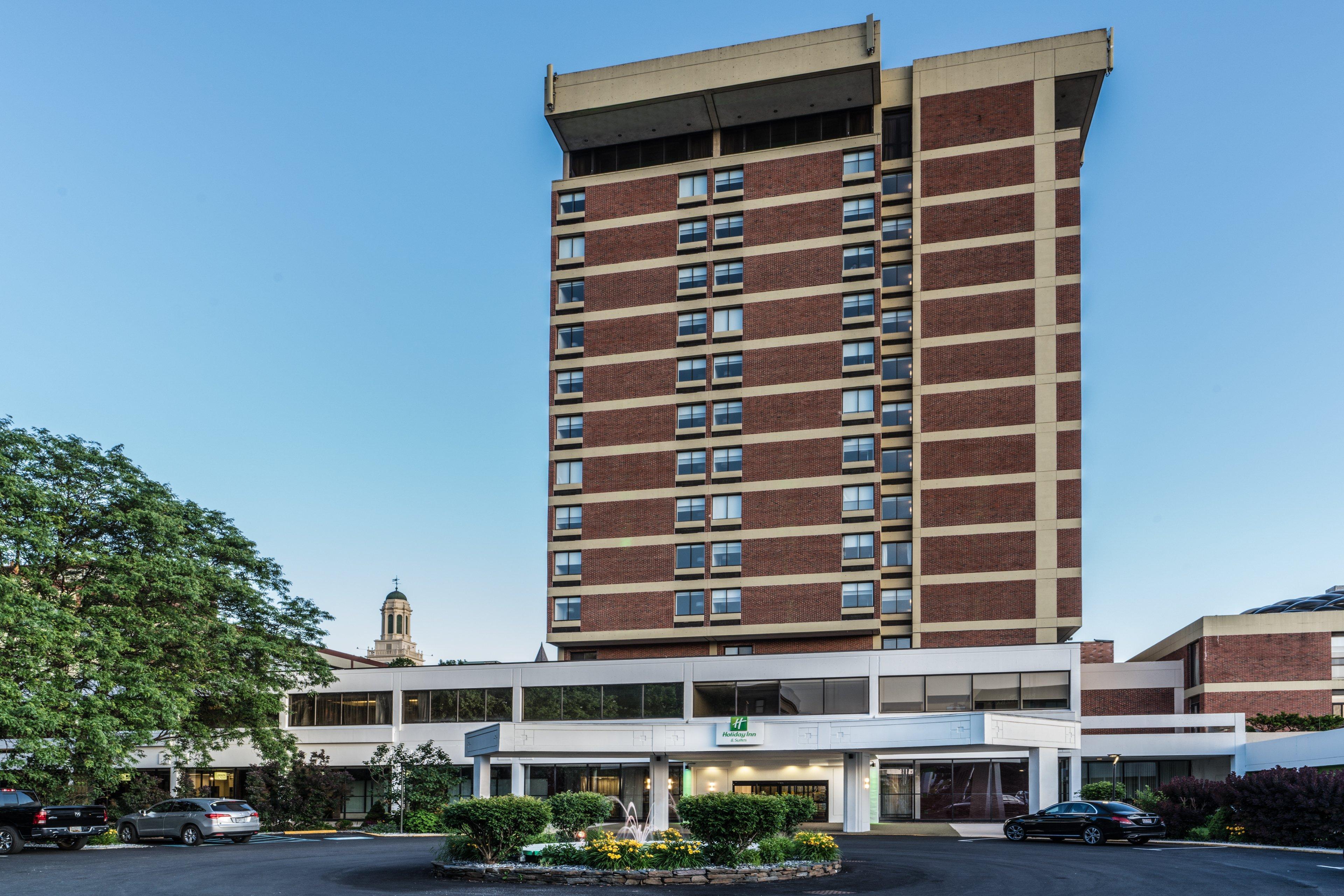 Holiday Inn & Suites Pittsfield-Berkshires By Ihg Exterior photo