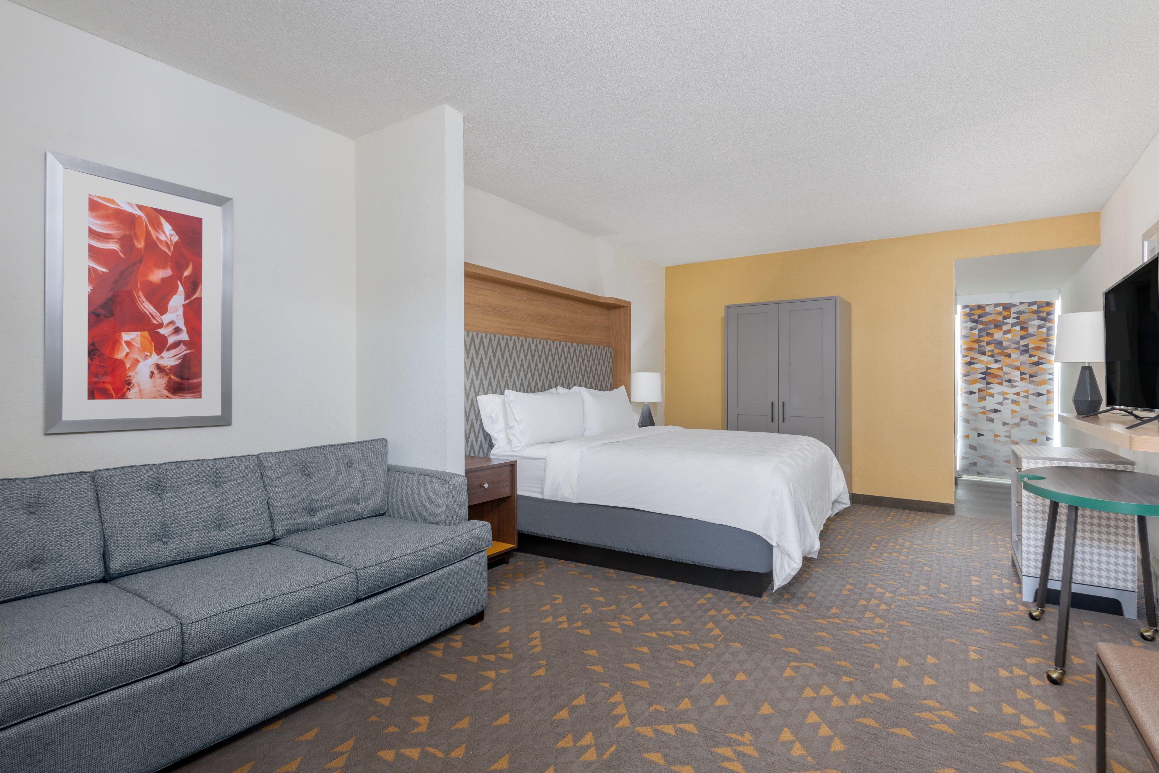 Holiday Inn & Suites Pittsfield-Berkshires By Ihg Exterior photo